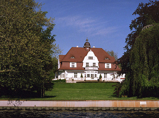 Villa Lemm von Wasser