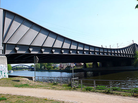neue Bahnbrücke
